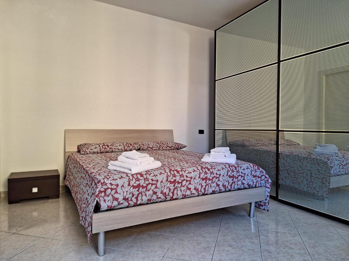 Appartamento La Casa Dei Nonni Malnate Ngoại thất bức ảnh