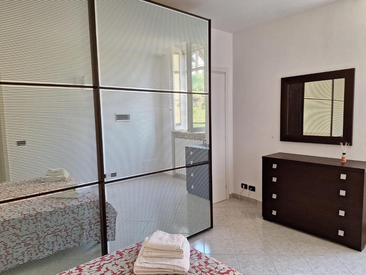 Appartamento La Casa Dei Nonni Malnate Ngoại thất bức ảnh
